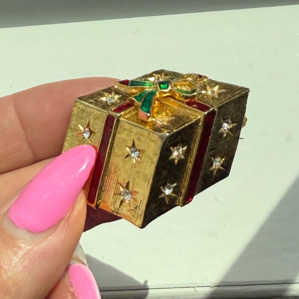 Vintage gold Holiday Gift Box Brooch/ Christmas Brooch